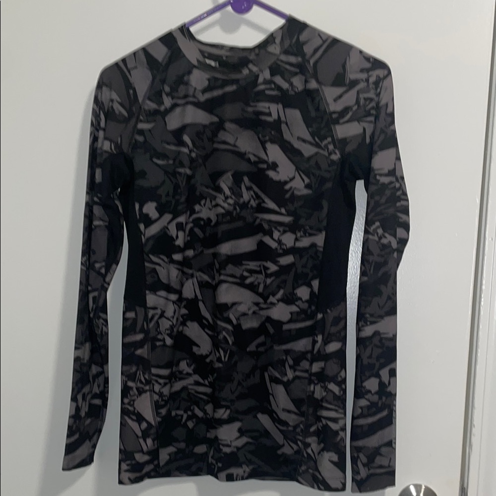 Dri fit long sleeve top for we omen size small